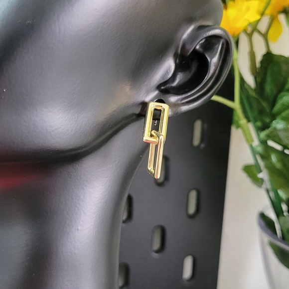 18K Solid Gold Geometric Earrings - Picture 6 of 7